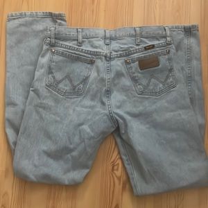 Mens wranglers size 32x34
